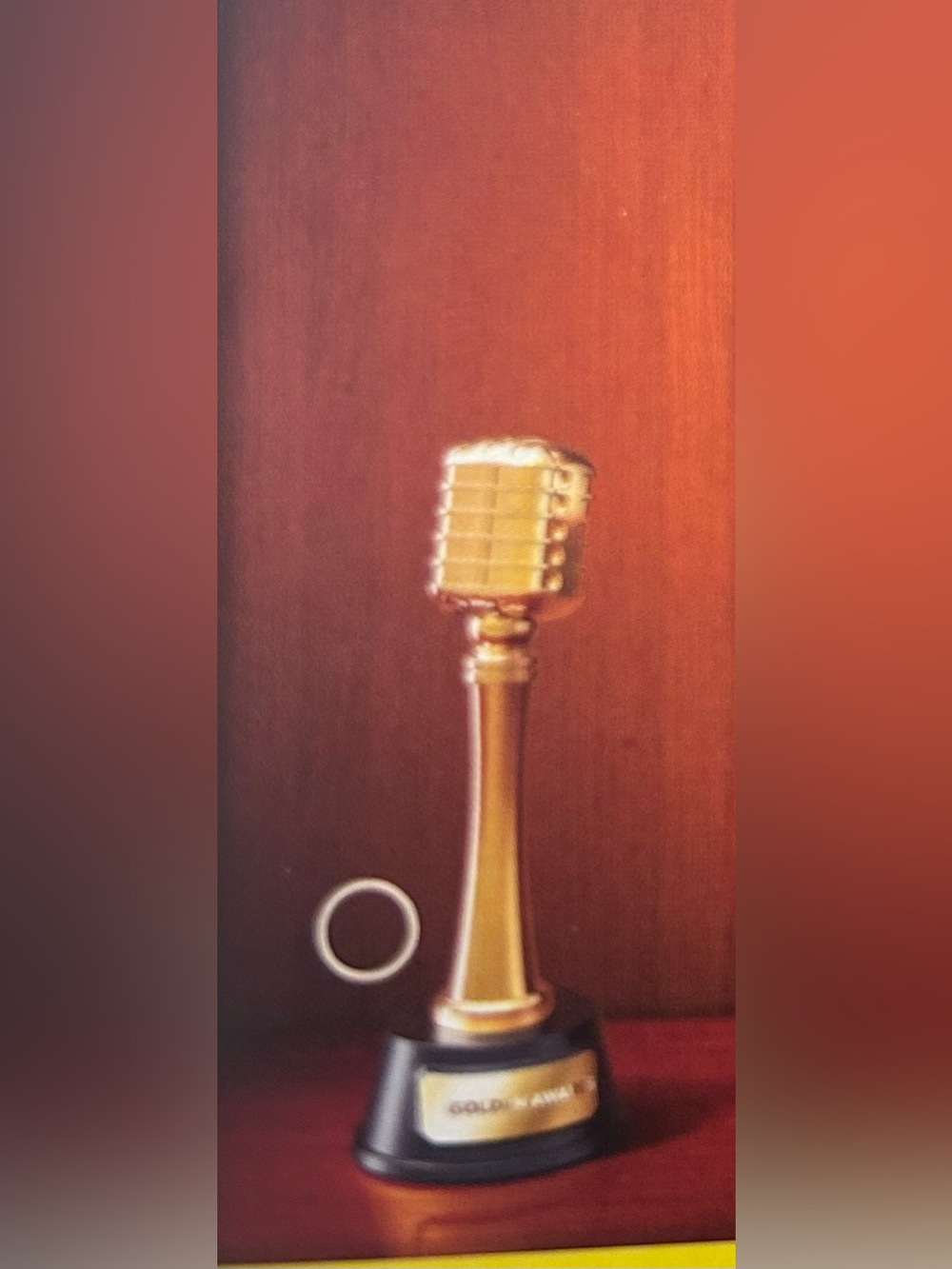 Zuru Mini Brands Vinyl - Microphone Golden Awards Trophy [RARE ACCESSORY]